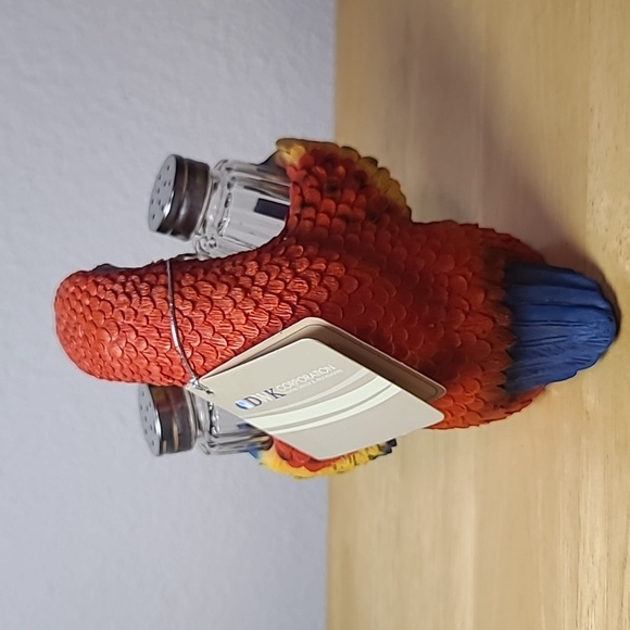 Tasty Crackers salt and pepper shaker holers - Picture 6 of 7